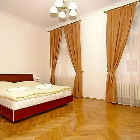 Ai Quattro Angeli Lägenhetshotell 3*