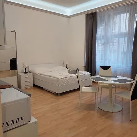 Apart Otel Ai Quattro Angeli Prag